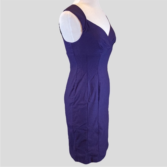 Snap Sleeveless Fitted Tailored Dress - Picture 2 of 10